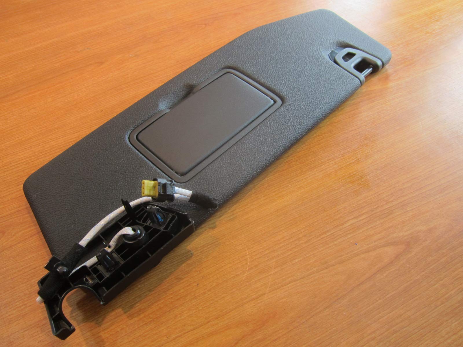 Mopar 2018-2020 Jeep Wrangler Jl Gladiator Right Passenger Side Illuminated Sun Visor