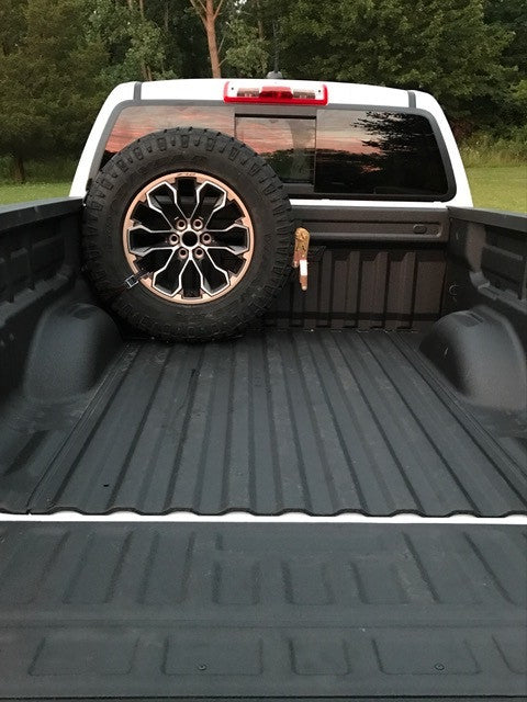 589Fab Bed-Mounted Spare Tire Carrier | 2023+ Colorado / Canyon